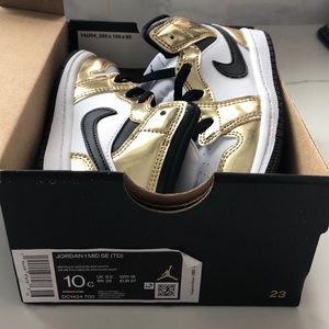 Air Jordan 1 Mid SE